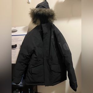 North Face McMurdo Expedition Parka ( BNWT ) . Size - Large , Color - Black